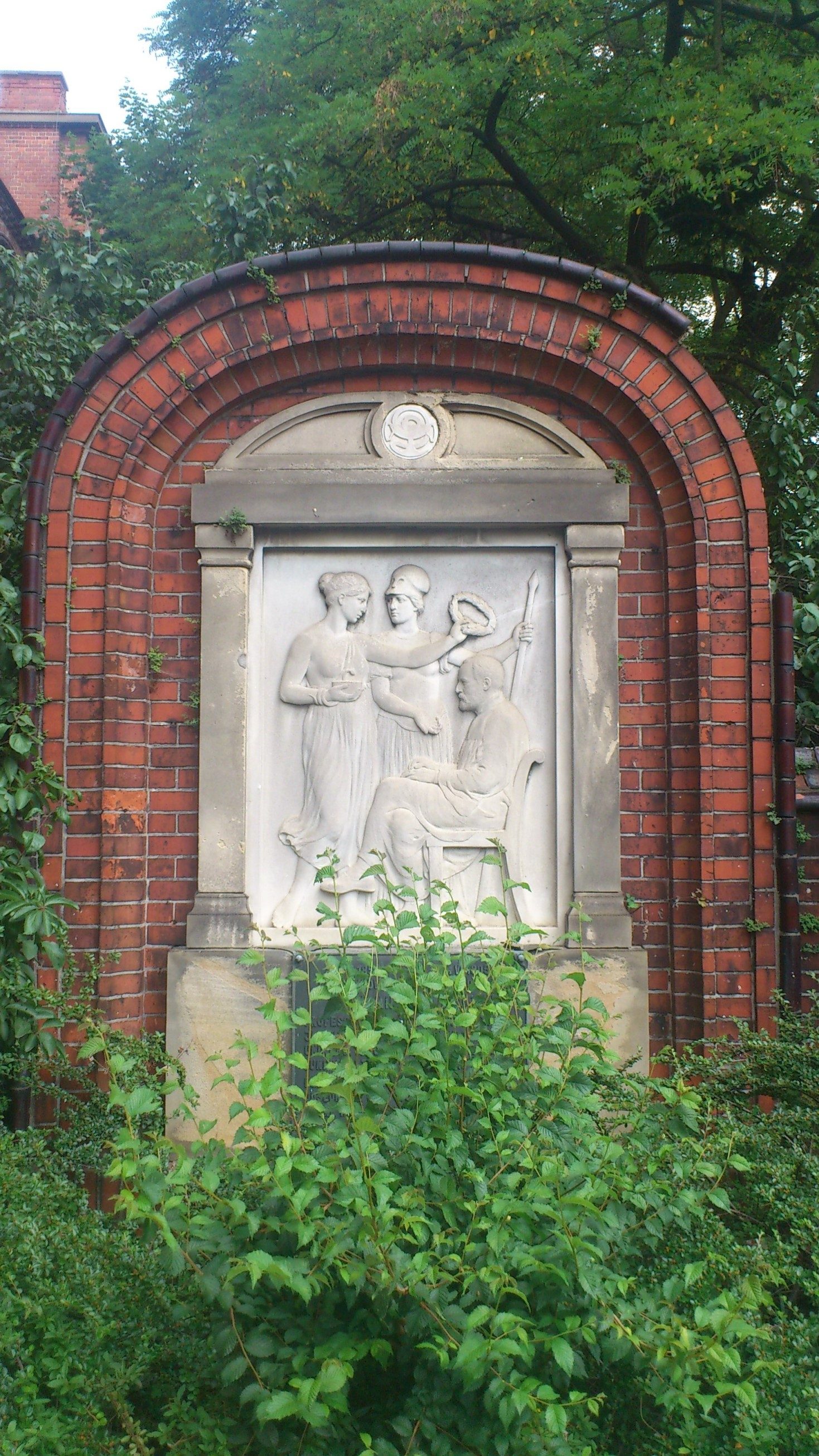 Jan Mikulicz-Radecki's monument, Wroclaw (by Magdalena Mazurak) (1).JPG